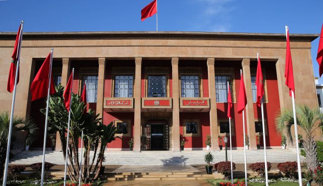 Le Groupe d’opposition usfpéiste rencontre au parlement une délégation de potentialités universitaires et associatives autour de la protection du patrimoine historique