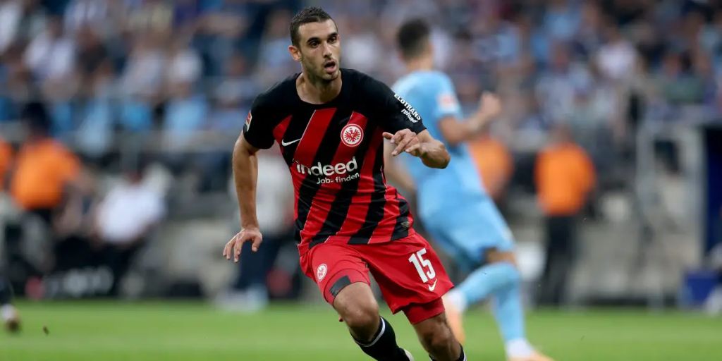 Ellyes Skhiri passeur décisif puis blessé avec l'Eintracht Francfort