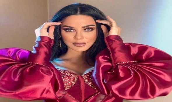 سلاف فواخرجي تفوز بجائزة أفضل ممثلة بمهرجان أيام قرطاج السينمائية عن فيلم سلمى