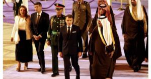 Visite de trois jours : Emmanuel Macron entame un déplacement historique en Arabie saoudite