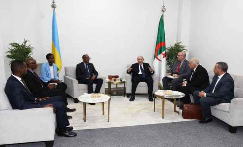 President of the Republic holds, in Nouakchott, expanded meeting with Rwandan Counterpart