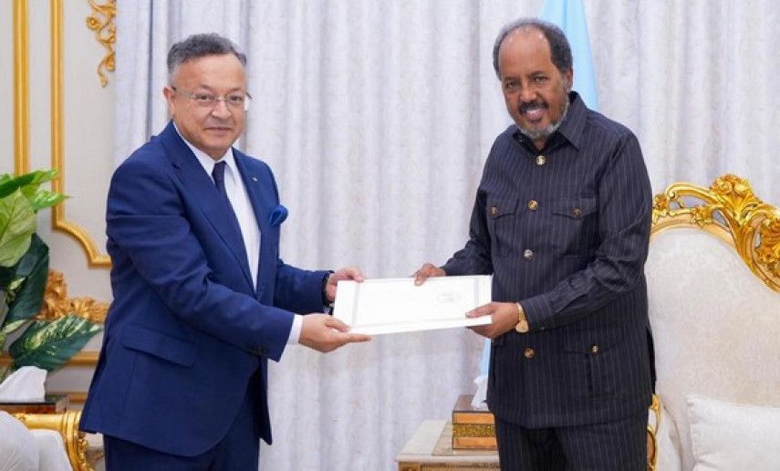 Baddari hands over letter from President of the Republic to Somalian counterpart