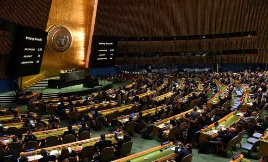 Palestinians applaud UN General Assembly's adoption of resolution demanding end to Zionist occupation