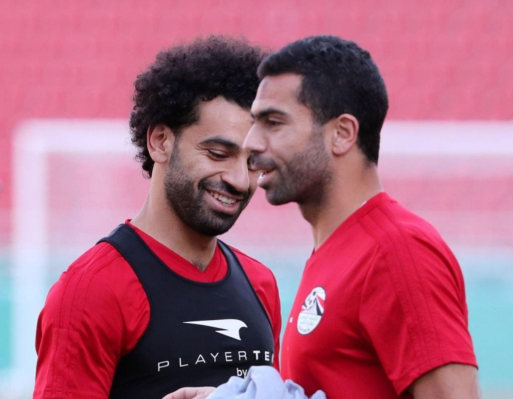 المهاجم المصري محمد صلاح (يسار) والمدافع المصري أحمد فتحي