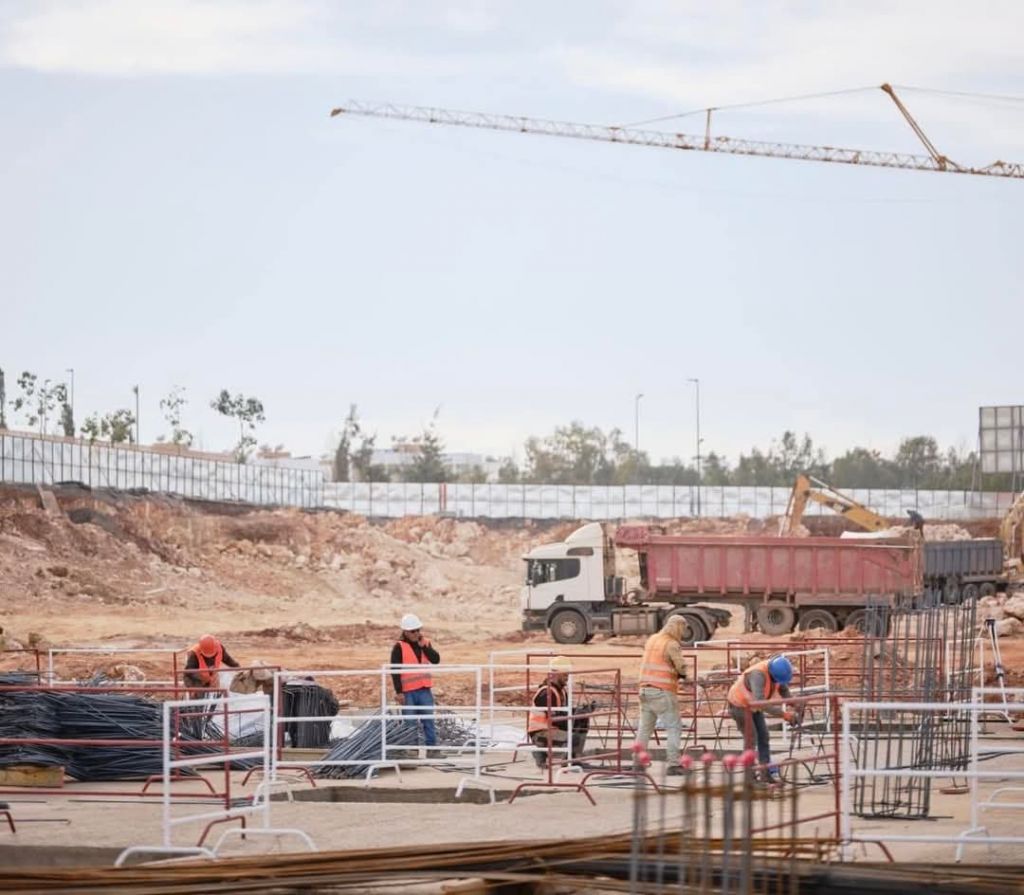 أشغال بناء مرآب حديث تحت أرضي بالرباط