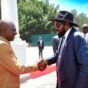 President Williams Ruto of Kenya shakes hands with President Salva Kiir in Nairobi on August 19, 2023 (SS presidency photo)