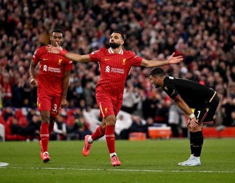 هل حسم "محمد صلاح" موقفه من الانضمام إلى الدوري السعودي؟