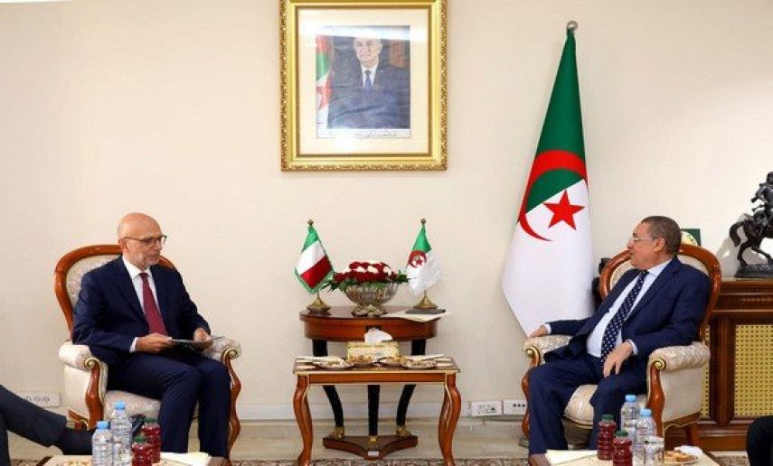 Merad reçoit l'ambassadeur de la République italienne à Alger