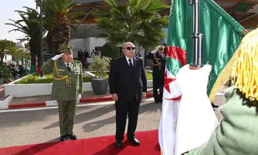 Le président de la République donne le coup d'envoi de la finale de la coupe militaire d'Algérie de football