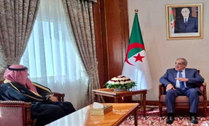 Le Premier ministre reçoit l'ambassadeur du Royaume d'Arabie saoudite en Algérie