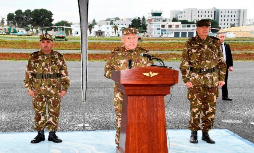 Le Général d'Armée Chanegriha préside la cérémonie d'installation du Commandant des Forces aériennes