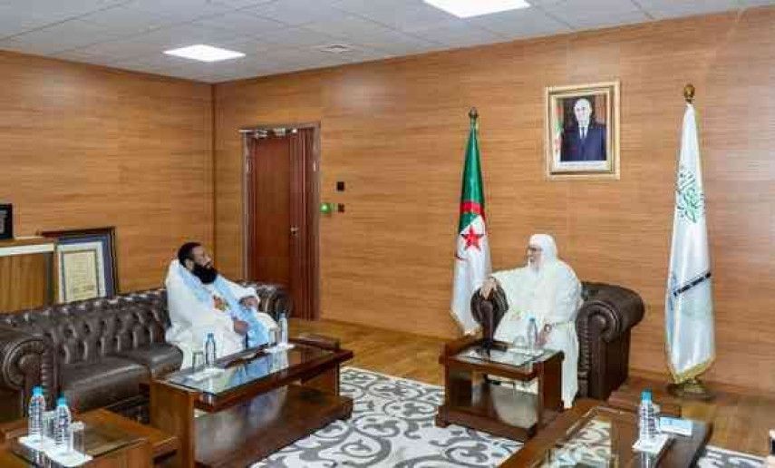 Le recteur de Djamaâ El-Djazaïr reçoit Cheikh Sidi Mohamed Ould Cheikh Sidiya, l'un des symboles de la confrérie Qadiriyya en Mauritanie