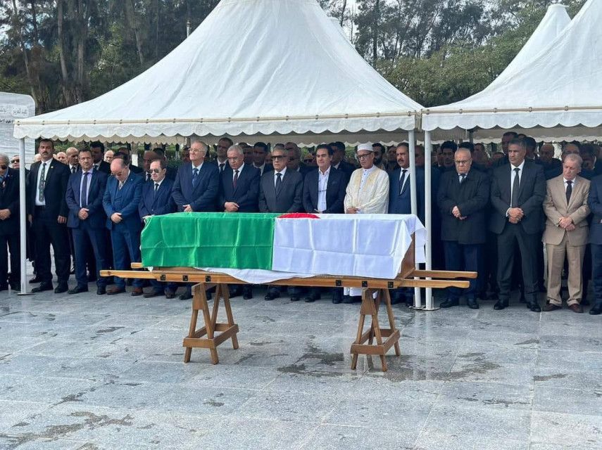 Le moudjahid et ancien footballeur Rachid Mekhloufi inhumé au cimetière d'El Alia