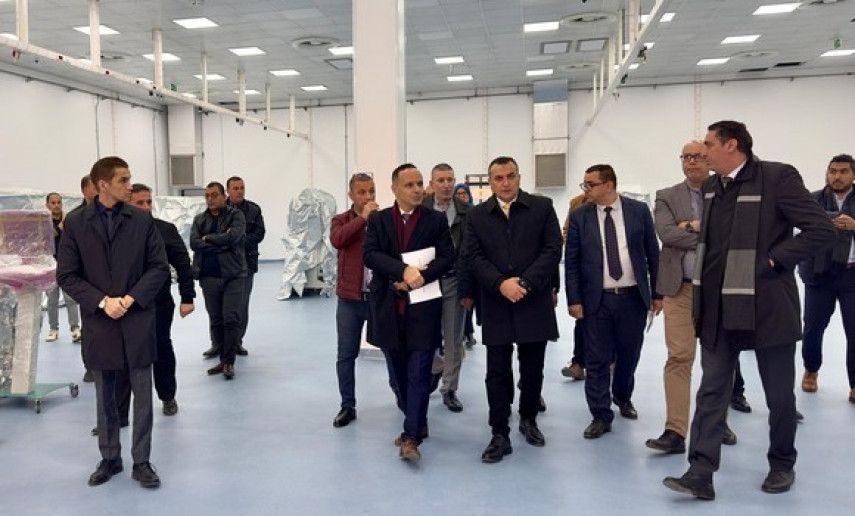 Alger: Zerrouki inspecte le Centre national de fabrication et personnalisation des cartes EDAHABIA