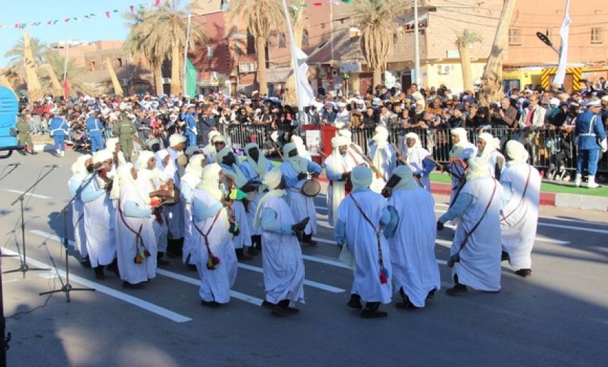 Nouvel An amazigh 2975 : un grand défilé reflétant la diversité et la richesse du patrimoine culturel national à Timimoun