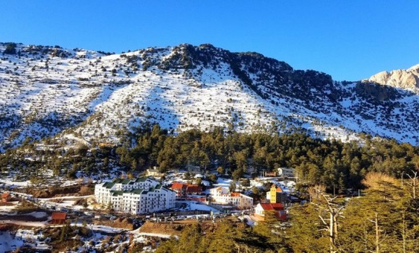 Recouverte de neige, la station climatique de Tikjda draine de plus en plus de visiteurs