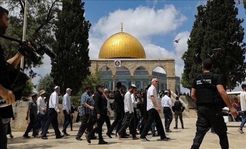 Palestine: des dizaines de colons sionistes prennent d'assaut l'esplanade d'Al-Aqsa