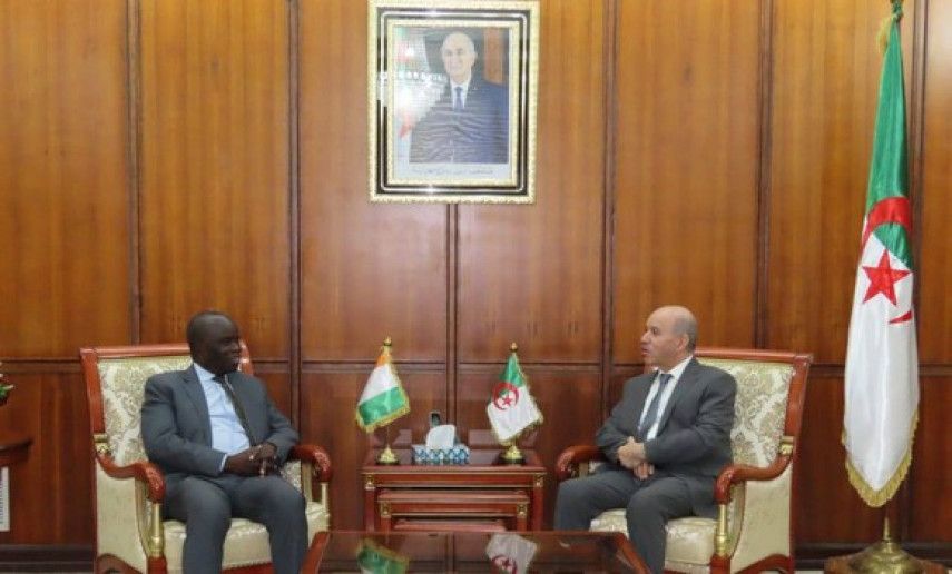 Saihi reçoit l'ambassadeur de la République de Côte d'Ivoire en Algérie