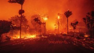 Flammes incontrôlables à Los Angeles : des vents plus forts attendus prochainement