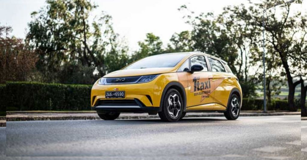 BYD Dolphin Premier Taxi Électrique en Circulation à Tunis