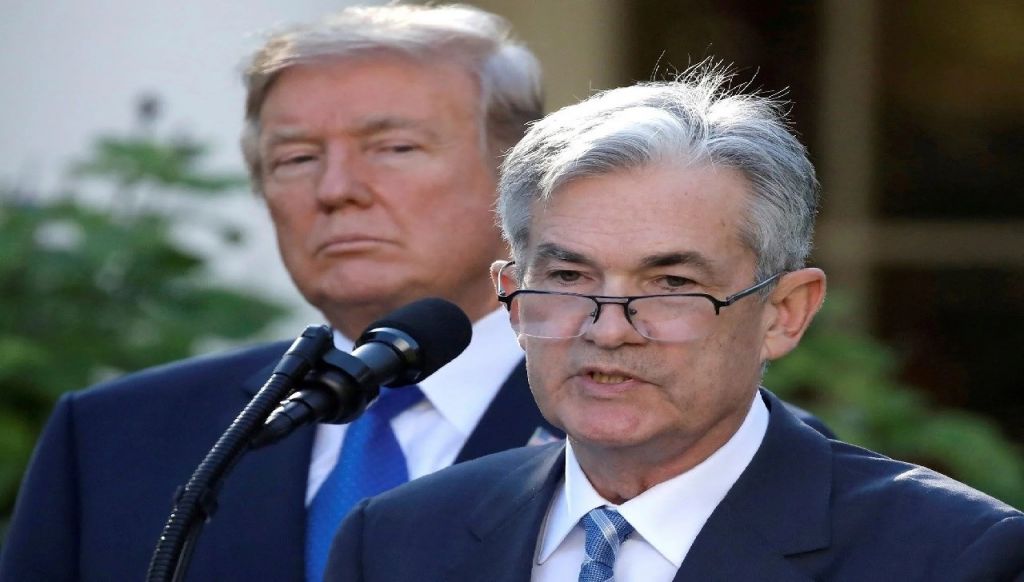 Malgré les pressions de Trump, la Fed maintient ses taux inchangés