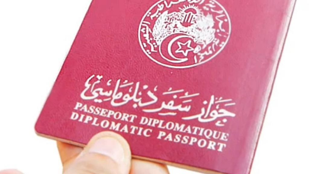 Passeport diplomatique algérien : qui sont les bénéficiaires ?