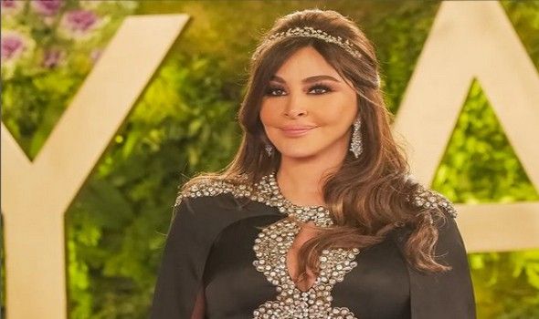 إليسا تفوز بجائزة الأيقونة في حفل بيلبورد لعام 2024