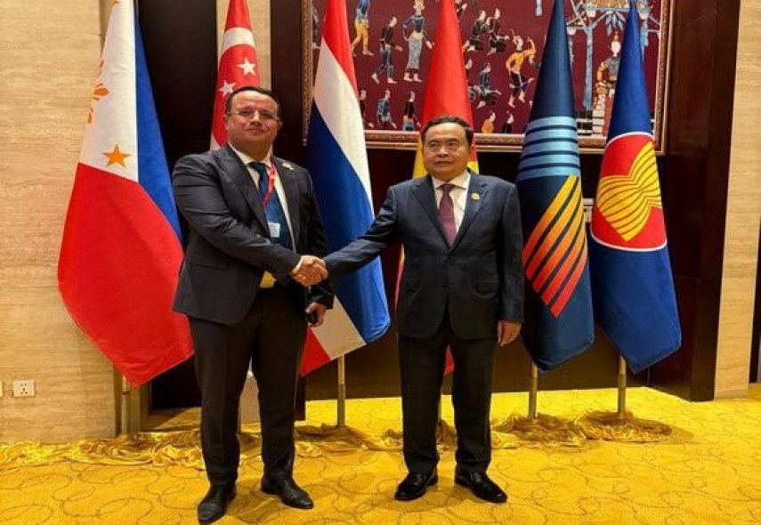 ASEAN: Bouden holds several bilateral meetings in Vientiane