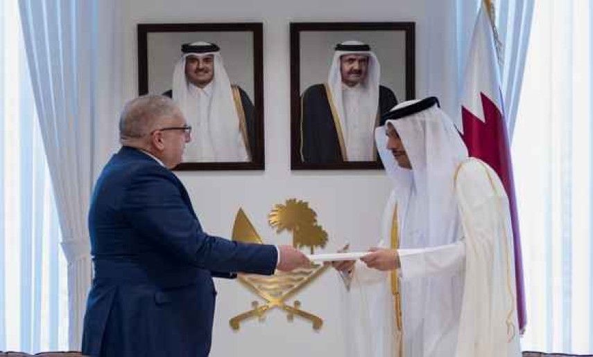 Magramane hands over message from President of the Republic to Emir of Qatar