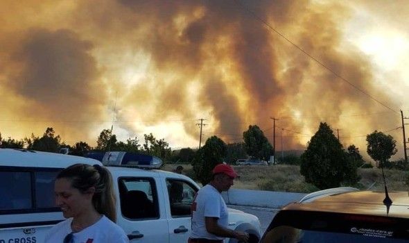 أوامر إجلاء وتحذيرات من اندلاع حريق لأكثر من 50 ألف شخص في كاليفورنيا