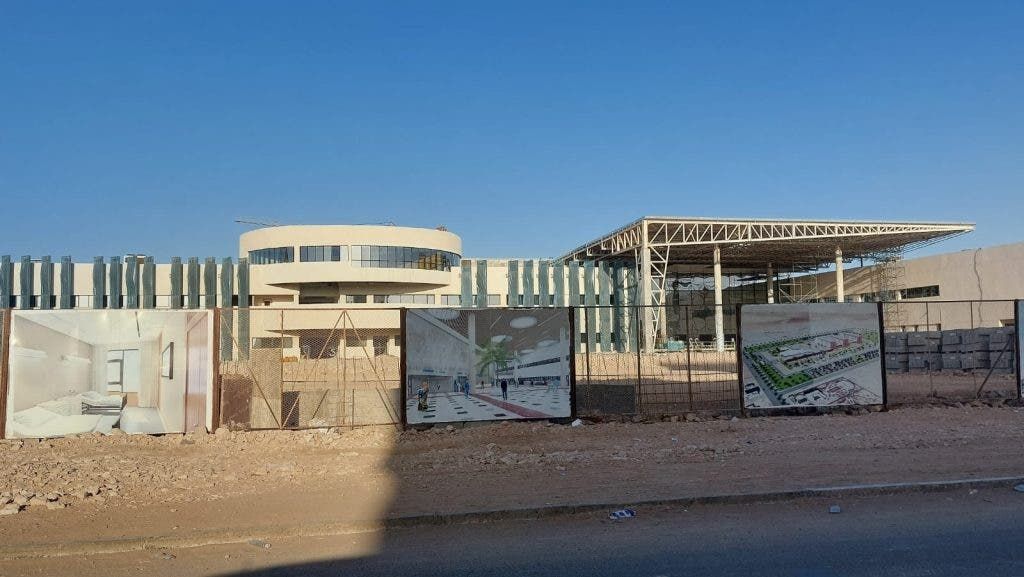 أشغال بناء المركز الاستشفائي الجامعي بالعيون