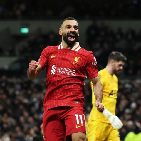 محمد صلاح يواصل إثارة الجدل بعد نفيه الوصول لاتفاق مع ليفربول