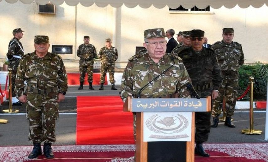 Le Général d'Armée Chanegriha préside la cérémonie d’installation officielle du nouveau Commandant des Forces terrestres  