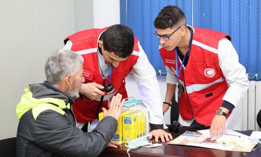 Une caravane médicale multidisciplinaire du Croissant rouge algérien effectue des examens à Tissemsilt