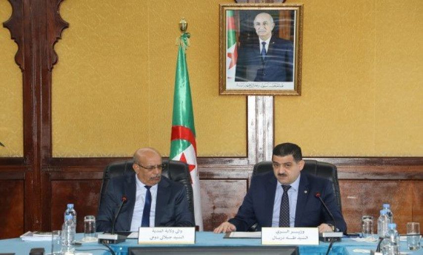 Médéa : Derbal souligne la nécessité d'accélérer la réalisation des projets en cours pour améliorer l'approvisionnement en eau potable